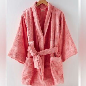 Spell Seashell Terry Cloth Robe 🐚 🌊

New without tags.